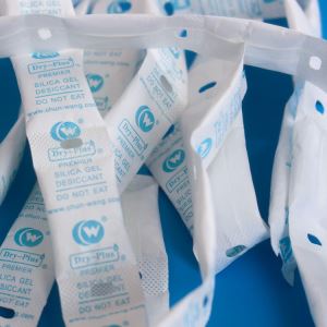 0.5g Gel silika pek Mini jalur di Tyvek